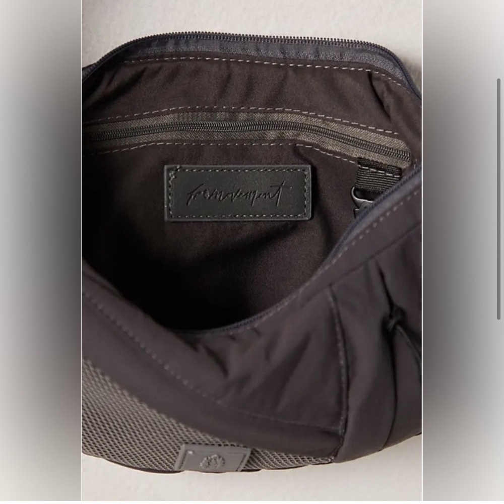 FP Movement Nothin But Net Sling Bag. NWT!!! - Picture 3 of 8